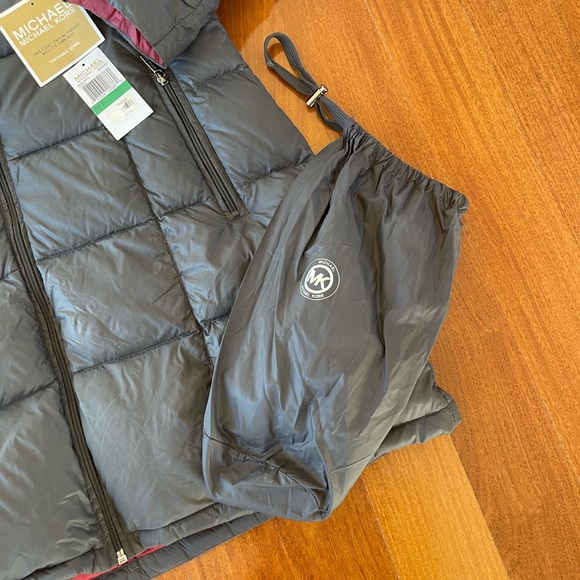 MK Puffer Coat MICHAEL KORS Coat Women PACKABLE DOWN FILL Gray / Red Coat Sz L - Picture 7 of 16